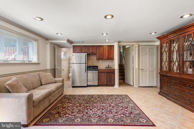 1434 SUGARTOWN RD, Berwyn, PA 19312