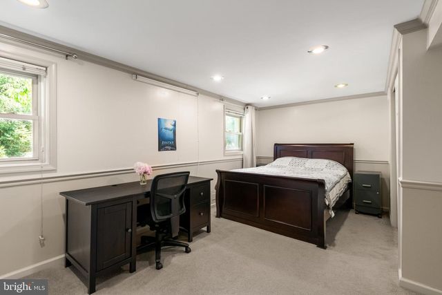 1434 SUGARTOWN RD, Berwyn, PA 19312
