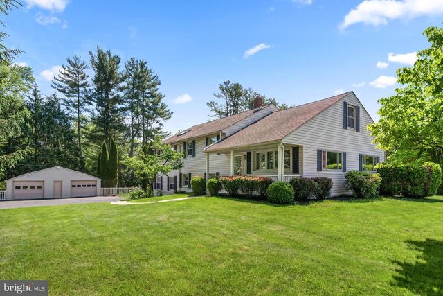 1434 SUGARTOWN RD, Berwyn, PA 19312