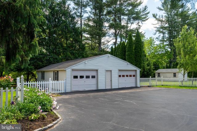 1434 SUGARTOWN RD, Berwyn, PA 19312