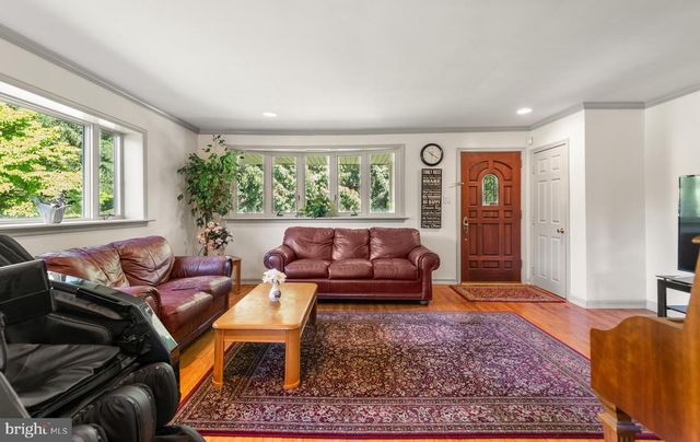 1434 SUGARTOWN RD, Berwyn, PA 19312