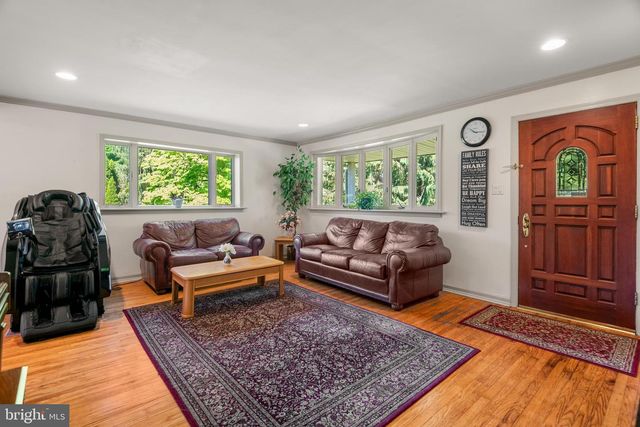 1434 SUGARTOWN RD, Berwyn, PA 19312
