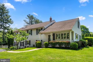 1434 SUGARTOWN RD, Berwyn, PA 19312