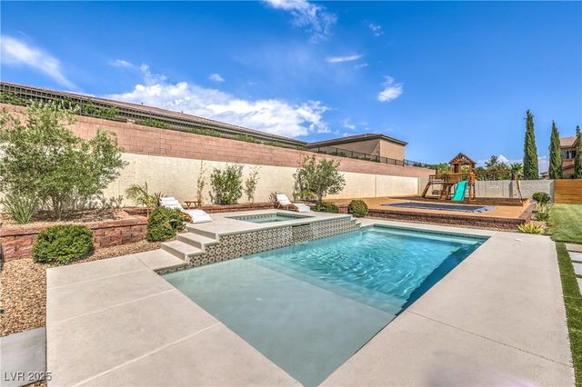 5855 Boulder Brook Court, Las Vegas, NV 89149