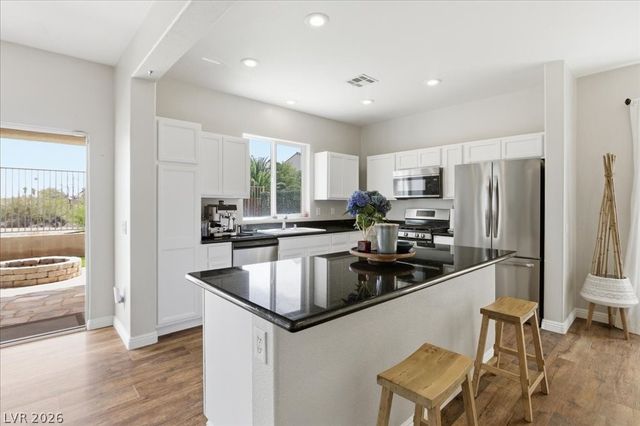 8104 Loma Del Ray Street, Las Vegas, NV 89131