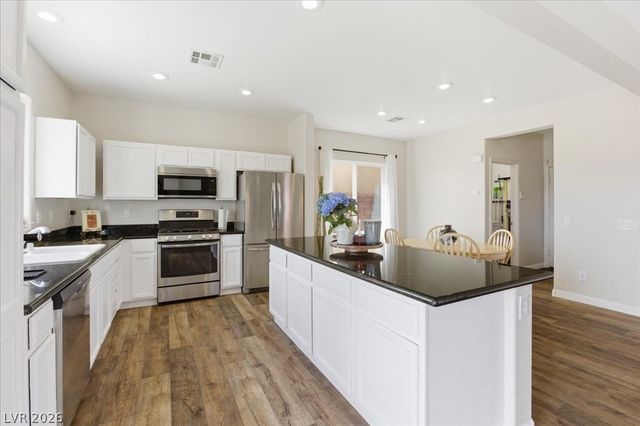 8104 Loma Del Ray Street, Las Vegas, NV 89131