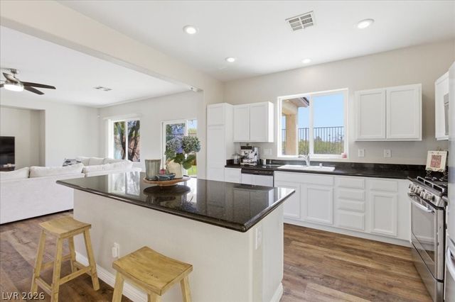 8104 Loma Del Ray Street, Las Vegas, NV 89131