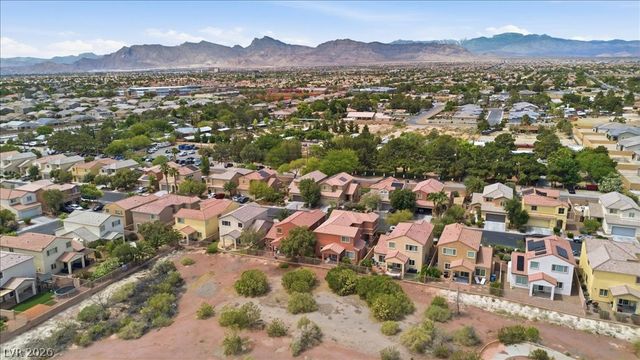 8104 Loma Del Ray Street, Las Vegas, NV 89131