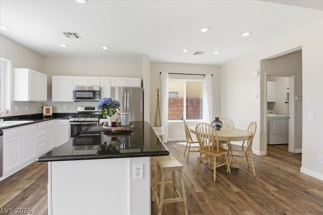 8104 Loma Del Ray Street, Las Vegas, NV 89131