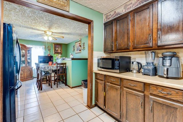 2419 N Rosenthal Ave, Wichita, KS 67204