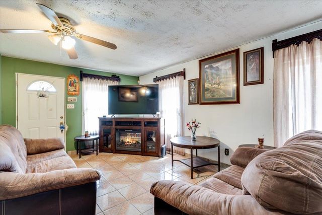 2419 N Rosenthal Ave, Wichita, KS 67204