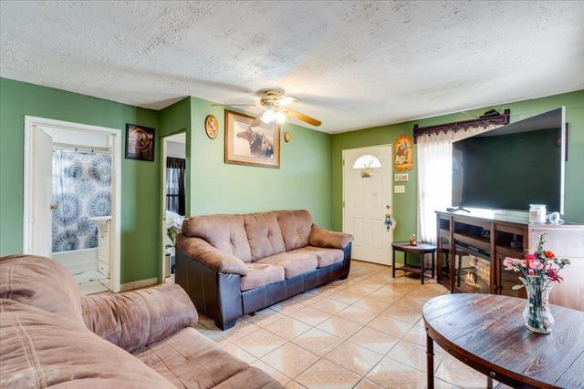 2419 N Rosenthal Ave, Wichita, KS 67204