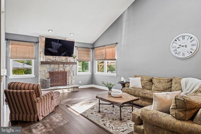 2301 DERBY DR, Cinnaminson, NJ 08077