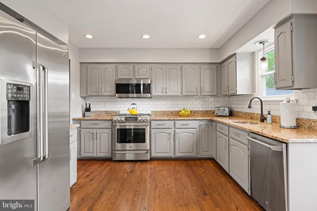 2301 DERBY DR, Cinnaminson, NJ 08077