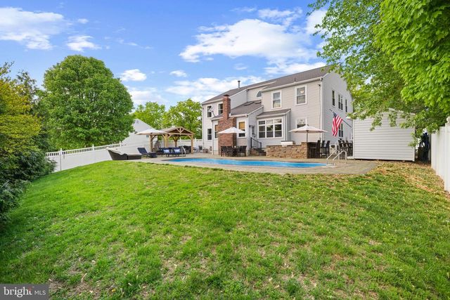 2301 DERBY DR, Cinnaminson, NJ 08077