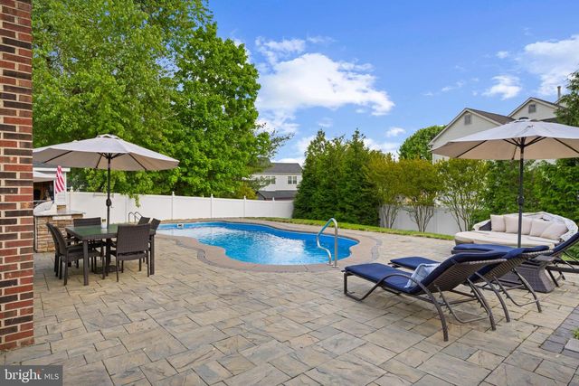 2301 DERBY DR, Cinnaminson, NJ 08077