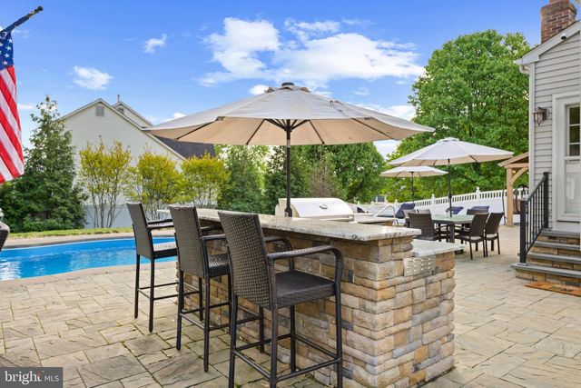 2301 DERBY DR, Cinnaminson, NJ 08077
