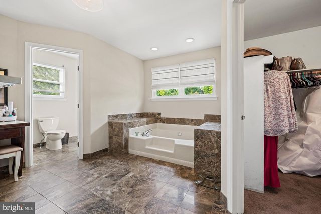 2301 DERBY DR, Cinnaminson, NJ 08077