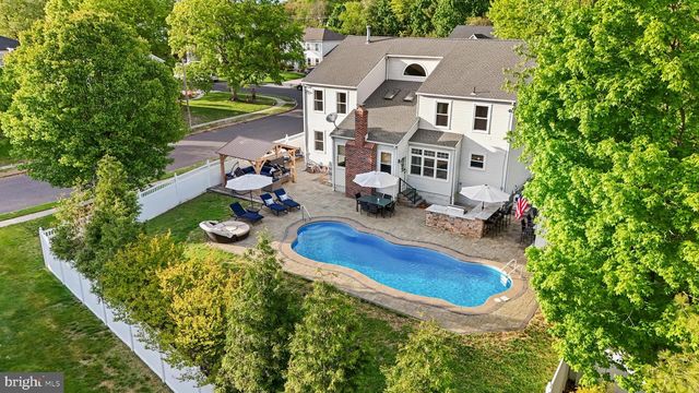 2301 DERBY DR, Cinnaminson, NJ 08077