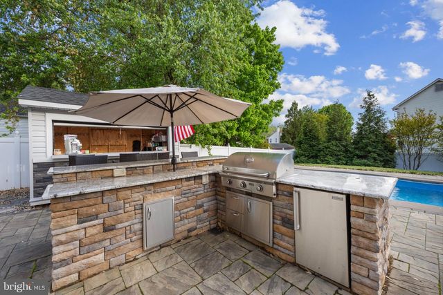 2301 DERBY DR, Cinnaminson, NJ 08077