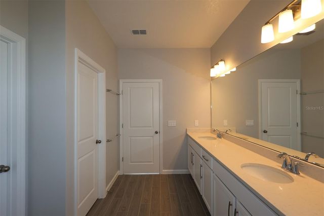 6868 YELLOW WARBLER BEND, St Cloud, FL 34773