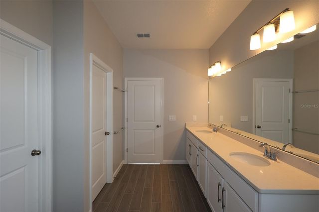 6868 YELLOW WARBLER BEND, St Cloud, FL 34773