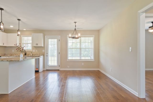3232 Owl Hollow Rd, Belvidere, TN 37306