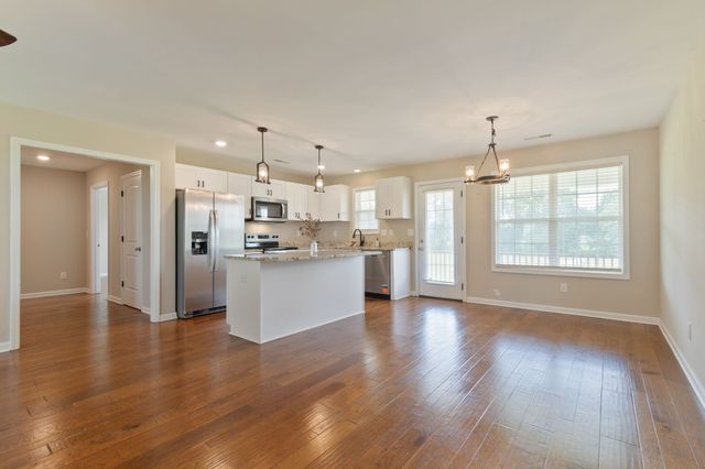 3232 Owl Hollow Rd, Belvidere, TN 37306