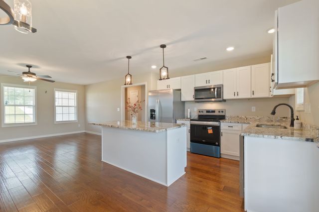 3232 Owl Hollow Rd, Belvidere, TN 37306