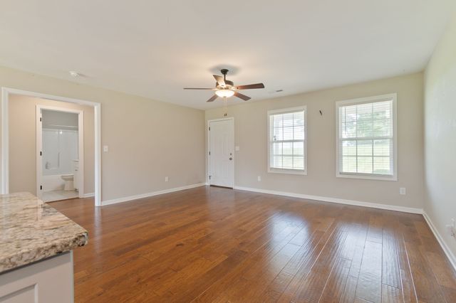 3232 Owl Hollow Rd, Belvidere, TN 37306