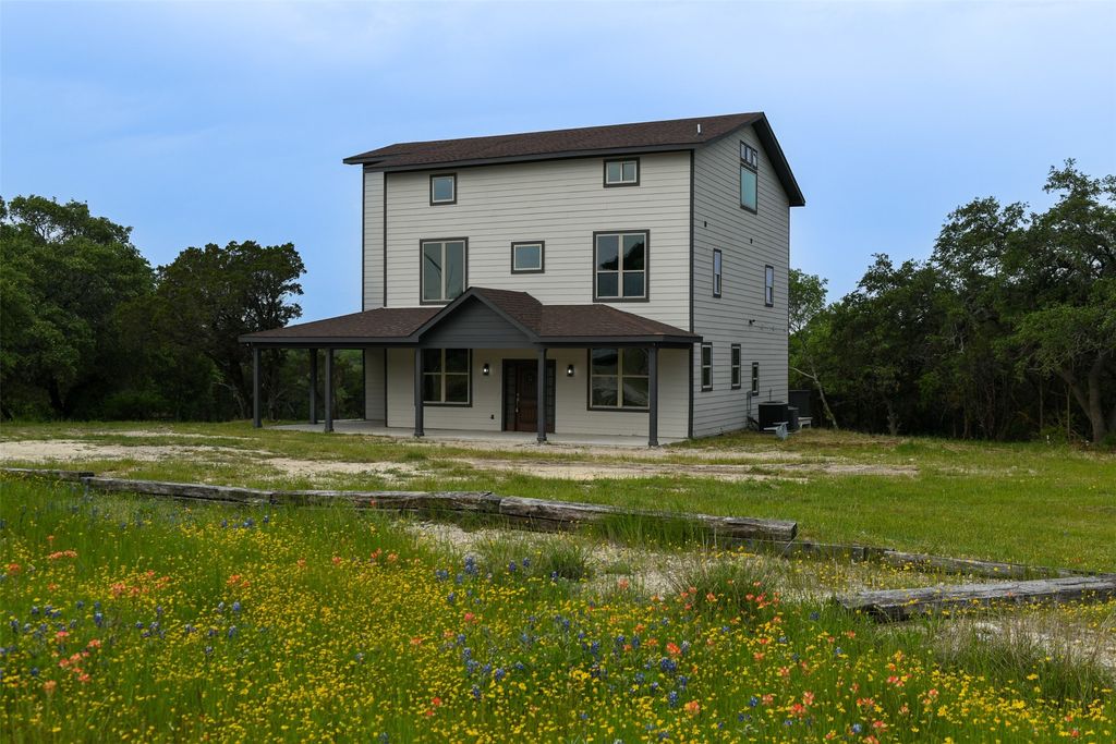 8600 Lakeview Drive, Cleburne, TX 76033