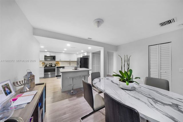 6637 NW 181st Ln 6637, Hialeah, FL 33015