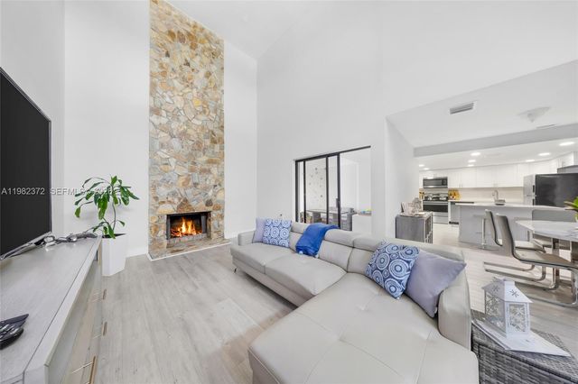 6637 NW 181st Ln 6637, Hialeah, FL 33015