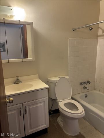 23831 David Drive 205, North Olmsted, OH 44070