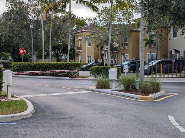 2851 W Prospect Road 701, Tamarac, FL 33309