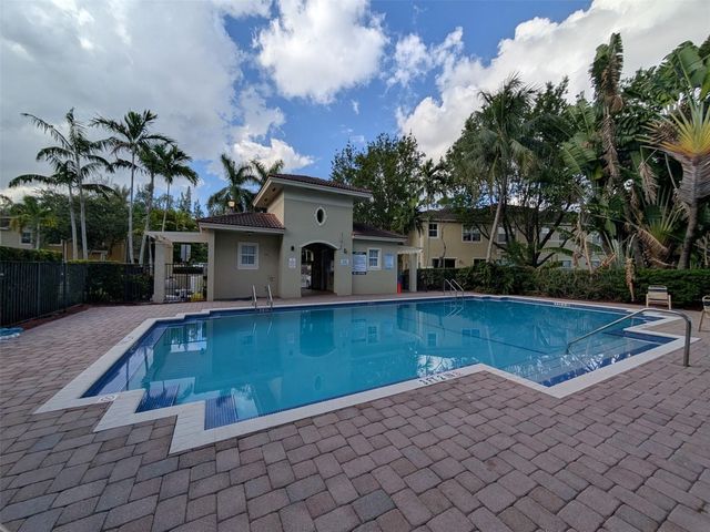 2851 W Prospect Road 701, Tamarac, FL 33309