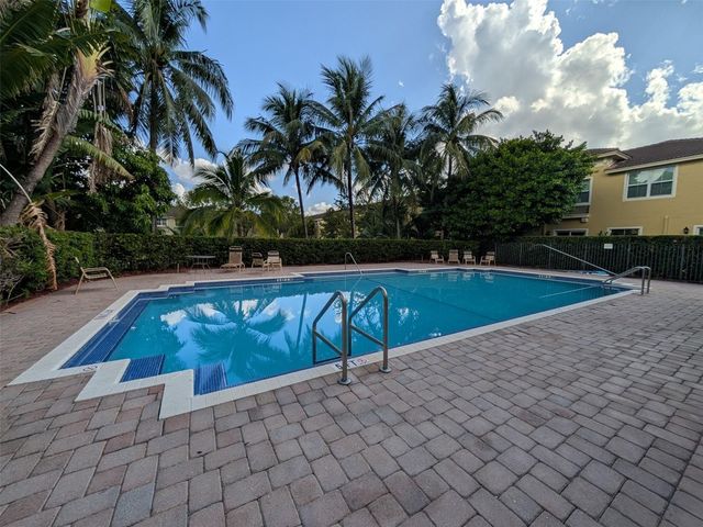 2851 W Prospect Road 701, Tamarac, FL 33309