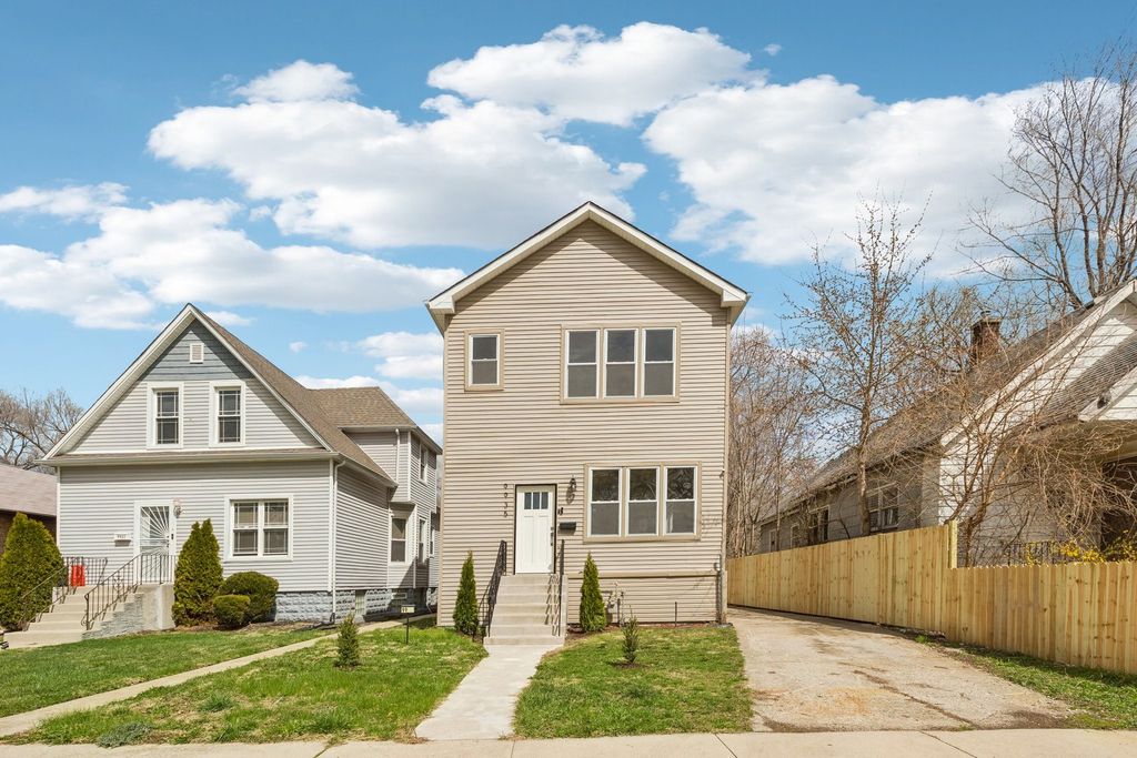 9935 S Winston Avenue, Chicago, IL 60643