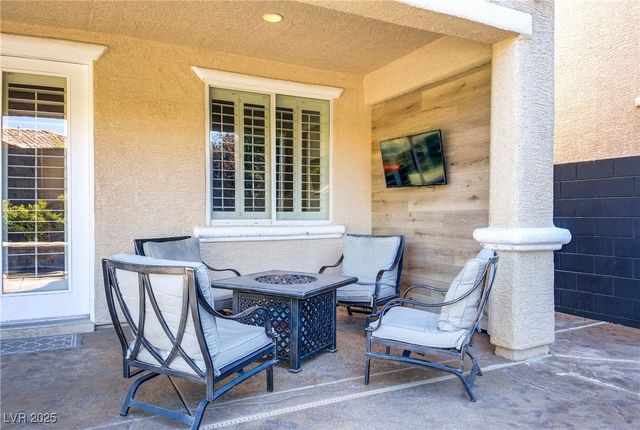 1081 Maple Bend Court, Las Vegas, NV 89138