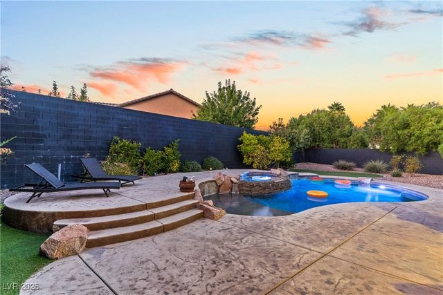 1081 Maple Bend Court, Las Vegas, NV 89138