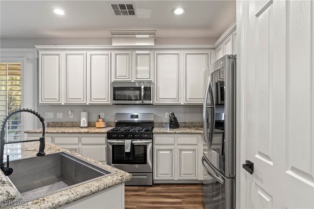 1081 Maple Bend Court, Las Vegas, NV 89138