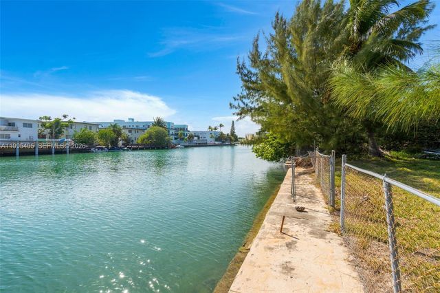 10 S Shore Drive, Miami Beach, FL 33141