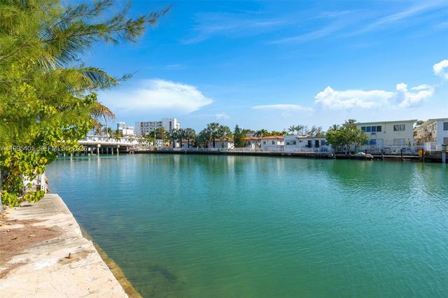10 S Shore Drive, Miami Beach, FL 33141