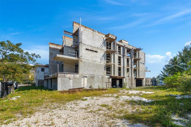 10 S Shore Drive, Miami Beach, FL 33141