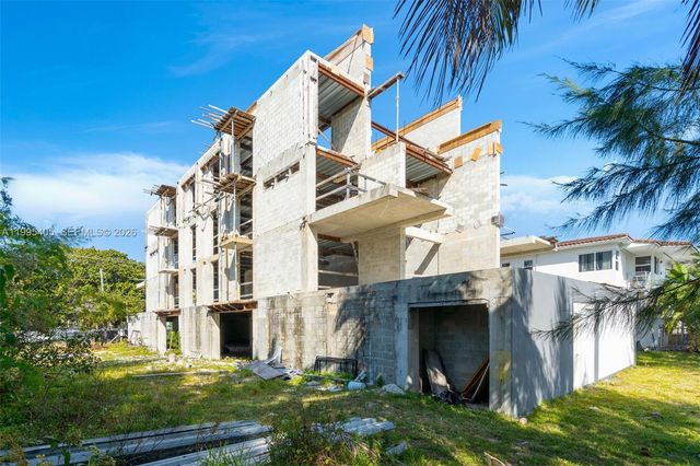 10 S Shore Drive, Miami Beach, FL 33141