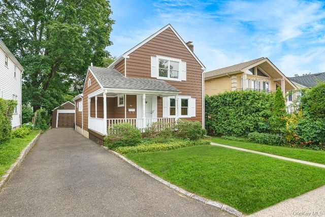 72 Park Avenue, Port Washington, NY 11050