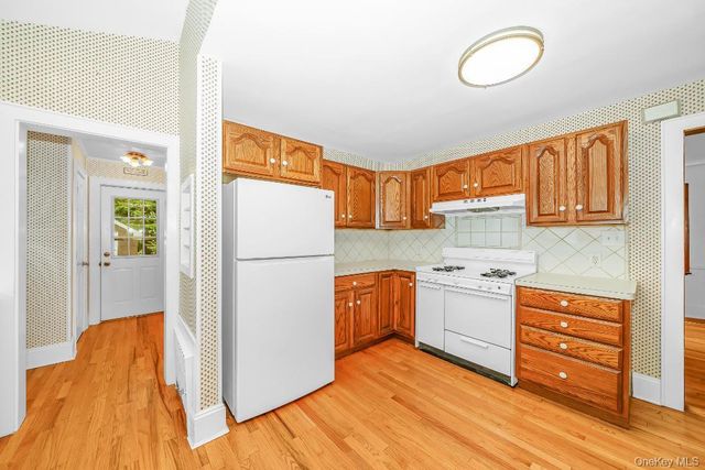72 Park Avenue, Port Washington, NY 11050