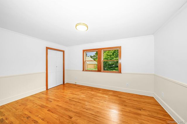 72 Park Avenue, Port Washington, NY 11050