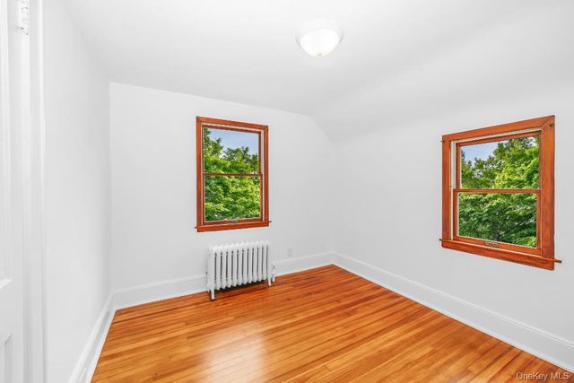 72 Park Avenue, Port Washington, NY 11050