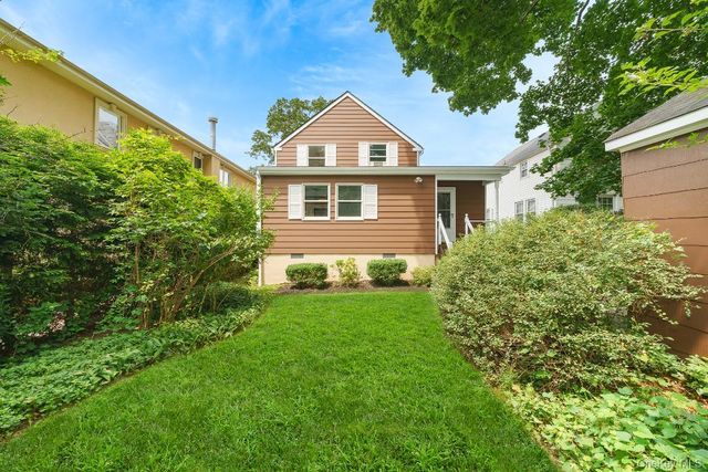72 Park Avenue, Port Washington, NY 11050
